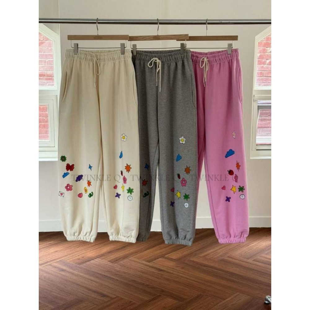 🎀 Twinkle Q韓國代購BUY好物-預購✈️正韓🇰🇷 休閒長褲 可愛 愛心 圖案 束口褲 縮口褲 寬鬆 運動 長褲-細節圖9