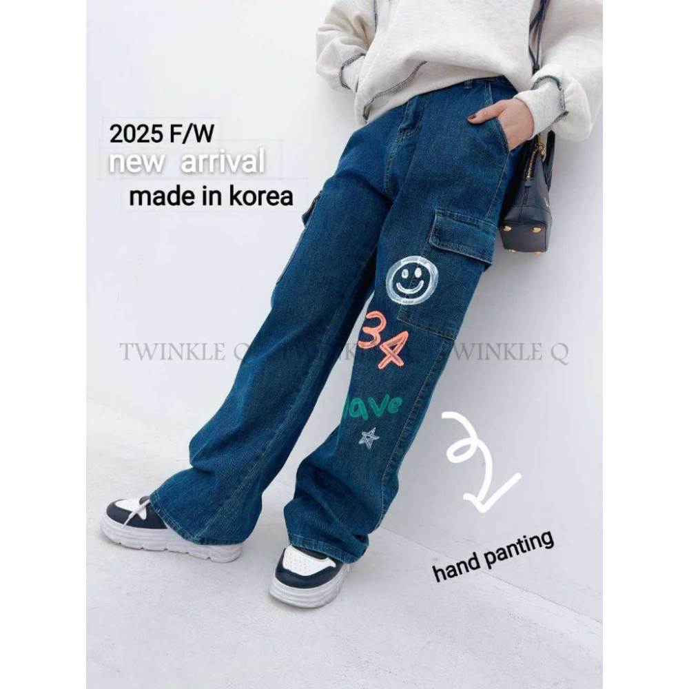🎀TwinkleQ韓國代購BUY好物-預購✈️正韓🇰🇷 牛仔長褲 笑臉 字母 手繪 貼布 塗鴉 口袋 長褲 牛仔褲-細節圖3