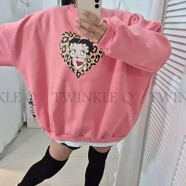 🎀 Twinkle Q韓國代購BUY好物-預購✈️正韓🇰🇷 大學t 貝蒂 豹紋 刷毛 愛心 長袖t恤 寬鬆 長t 大學踢-細節圖4