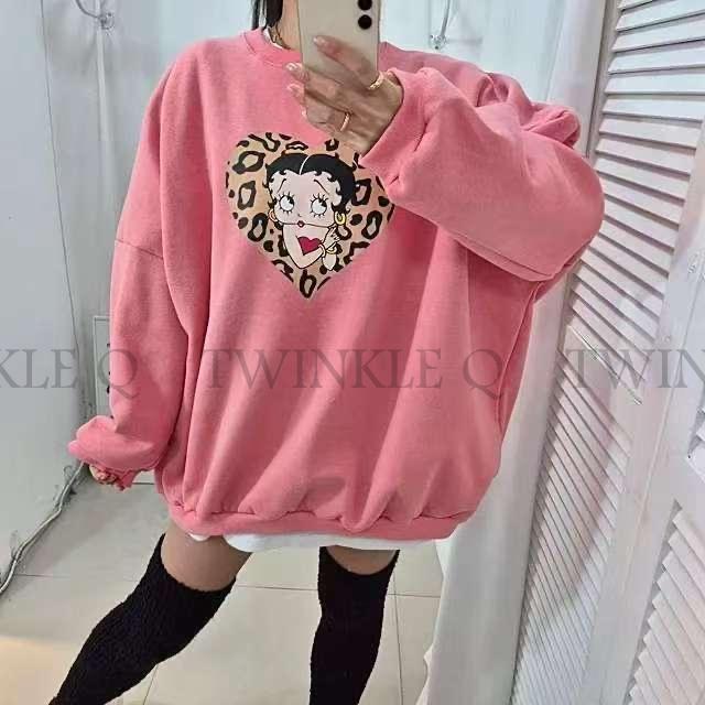🎀 Twinkle Q韓國代購BUY好物-預購✈️正韓🇰🇷 大學t 貝蒂 豹紋 刷毛 愛心 長袖t恤 寬鬆 長t 大學踢-細節圖5