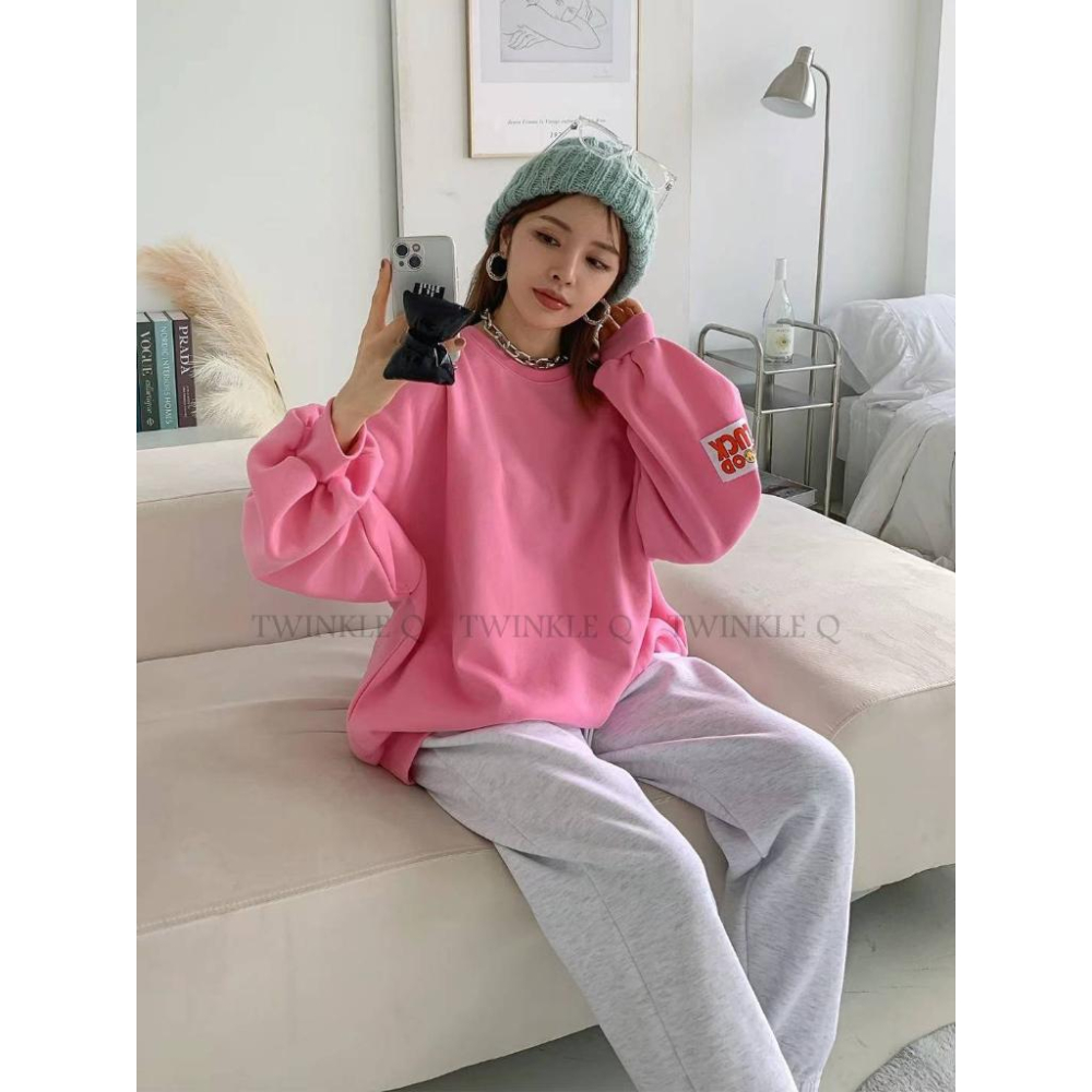 🎀 Twinkle Q韓國代購BUY好物-預購✈️正韓🇰🇷 大學t 笑臉 字母 貼布 長袖上衣 寬鬆 休閒 長t 大學踢-細節圖8