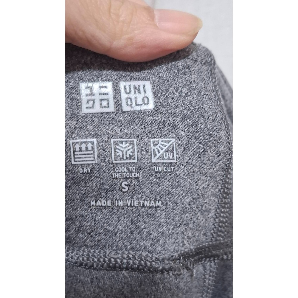 姜小舖S號女用UNIQLO灰色彈性布滑布緊身褲長褲 運動褲 瑜珈褲 重訓 運動長褲 滑順 觸感佳 親膚 彈力-細節圖3