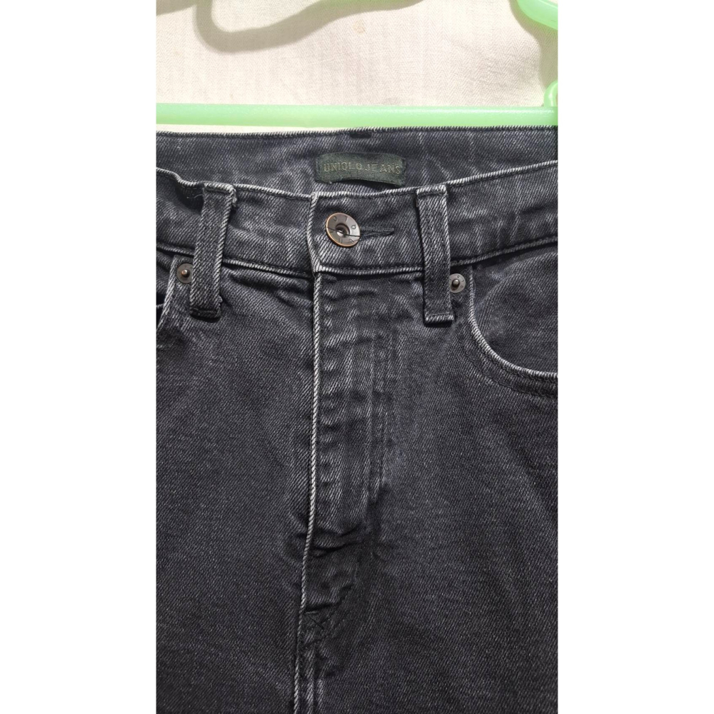 姜小舖S號女用UNIQLO深灰色刷白棉質牛仔布長褲 褲子 雙邊口袋 牛仔褲 牛仔長褲 休閒長褲 個性 素色 純色 百搭-細節圖8