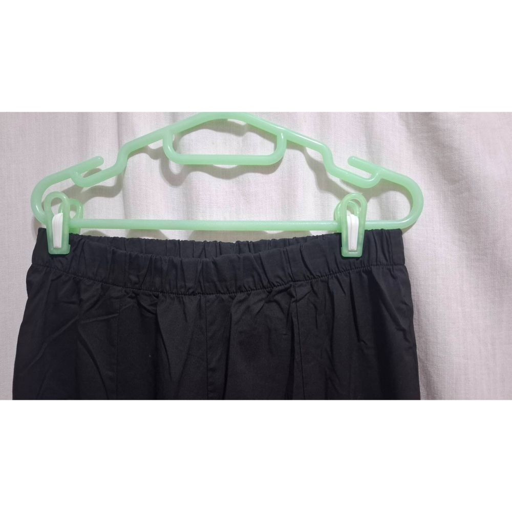 姜小舖XL號女用DAZY黑色薄棉質寬鬆長褲 褲口開叉 褲子 大尺碼 休閒長褲 寬褲 運動褲 運動長褲 素色 純色-細節圖7