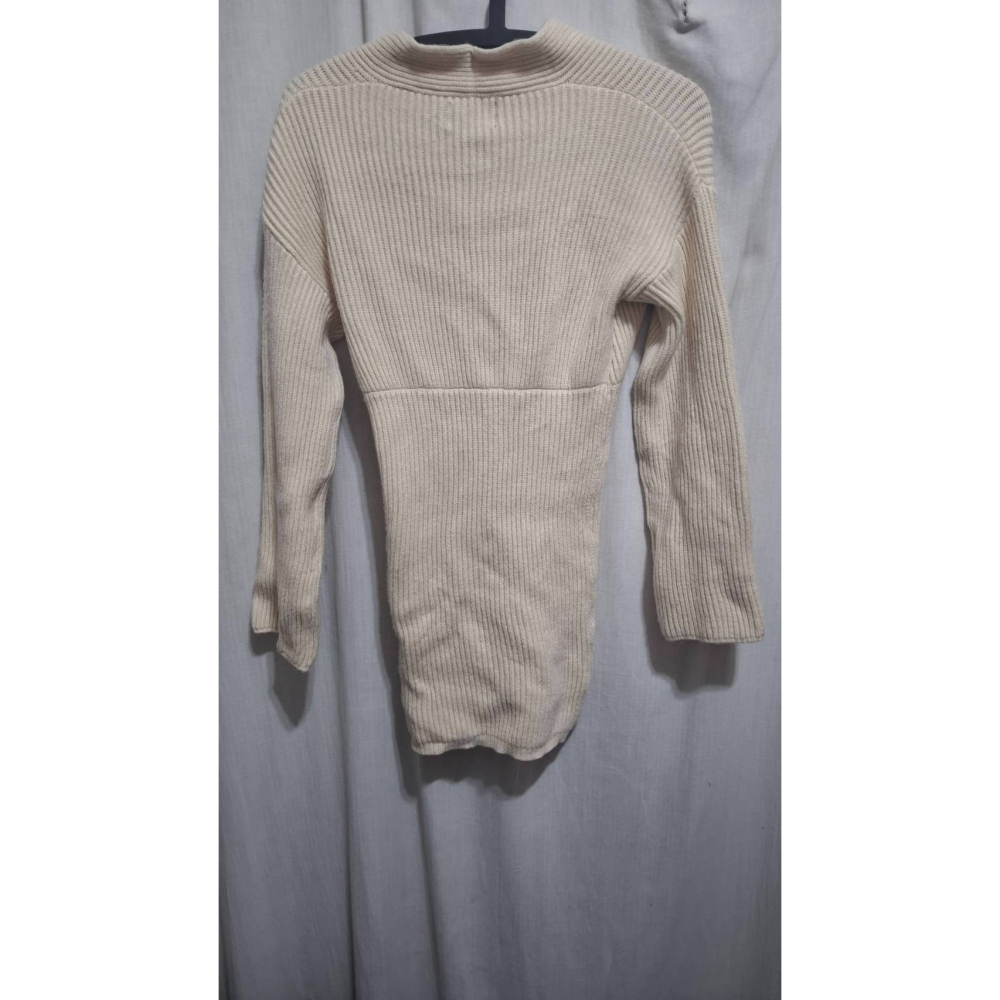 姜小舖M號31.  Fashion米白色針織性感低胸V領露香肩長袖連身洋裝 包臀 顯瘦 冬季保暖 秋冬 連衣裙 連身裙-細節圖2