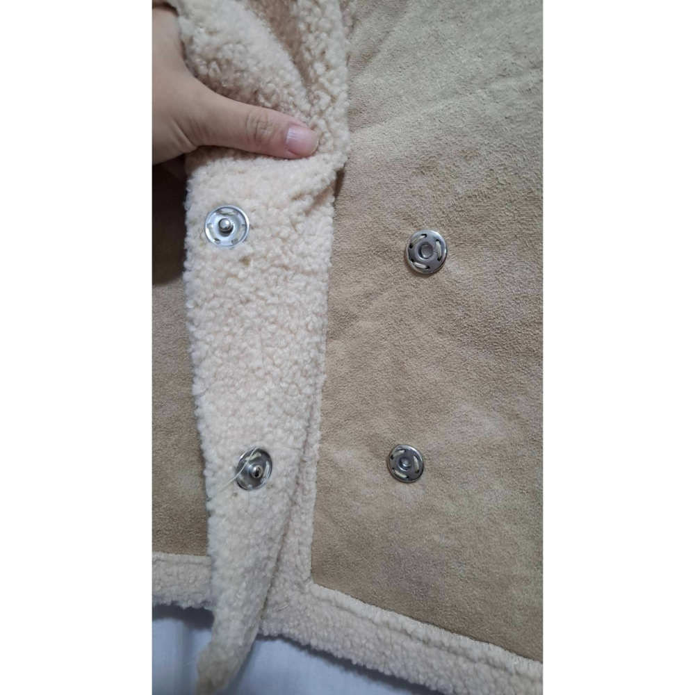 姜小舖XL號Yuauyuan麂皮毛絨絨翻領下擺袖口無袖背心 雙暗釦 雙邊小口袋 冬季保暖 秋冬 大尺碼 背心 內裡刷毛-細節圖5