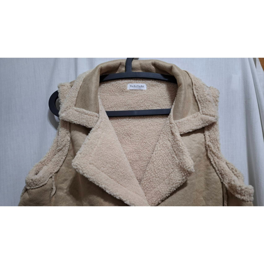 姜小舖XL號Yuauyuan麂皮毛絨絨翻領下擺袖口無袖背心 雙暗釦 雙邊小口袋 冬季保暖 秋冬 大尺碼 背心 內裡刷毛-細節圖7