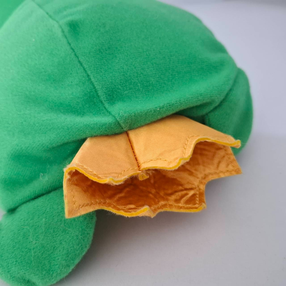 姜小舖康是美 Hello kitty 夢幻變裝玩偶青蛙裝 高24公分 絨毛玩具 填充玩具 cosmed 凱蒂貓-細節圖2