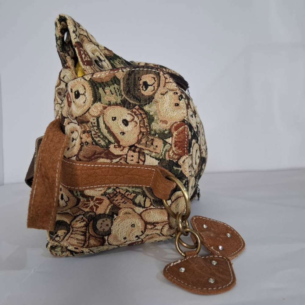 姜小舖 Gini Bear 熊熊圖案後背包｜大容量設計｜可愛實用款｜滿版小熊雙肩背包｜休閒包｜日常外出包-細節圖8