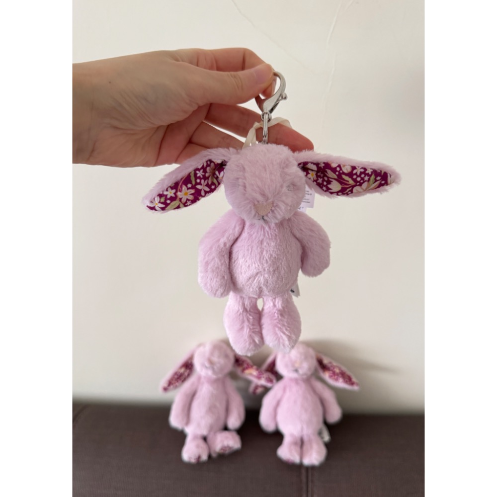【Jellycat 正品代購】英國🇬🇧空運直送 Jellycat 紫碎花兔吊飾 二月新款-細節圖6