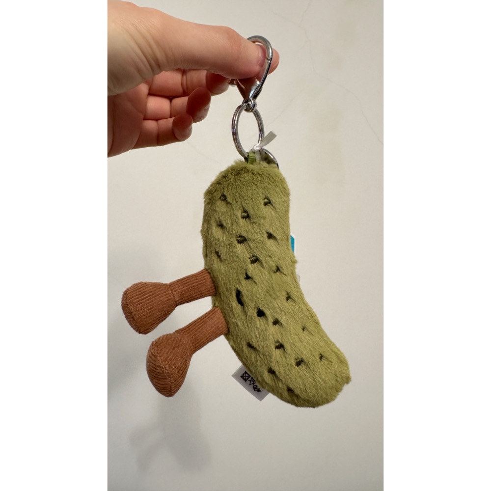 【Jellycat 正品代購】英國🇬🇧空運直送 Jellycat 酸黃瓜吊飾 Pickle Bag Charm-細節圖5