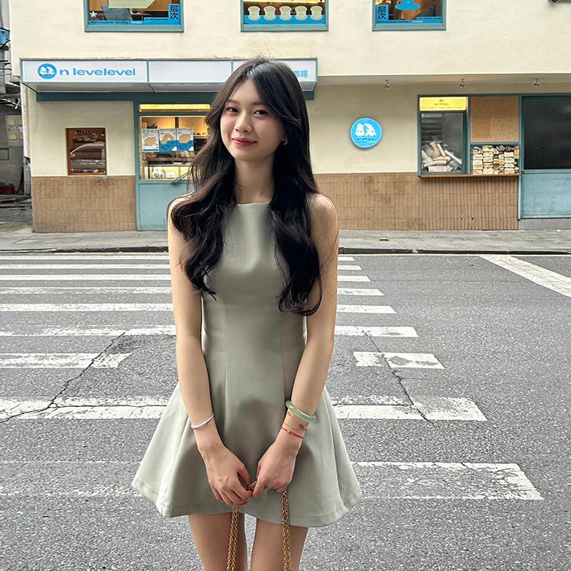綠色洋裝女夏季法式氣質小個子高級感裙子無袖背心收腰顯瘦短裙-細節圖5