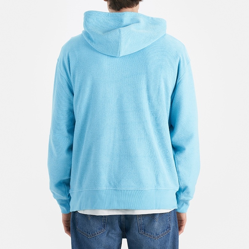 Levis 男款 口袋帽T 精工刺繡徽章海報體Logo 海洋藍 38479-0249🔥-細節圖8