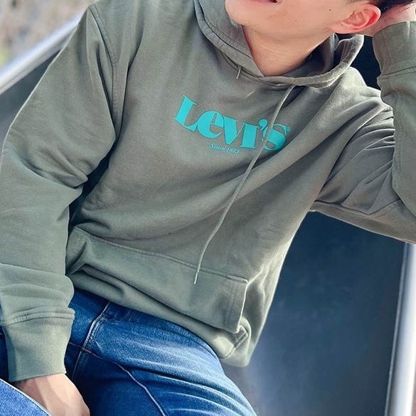 Levis 男款 口袋帽T 復古摩登Logo 軍綠 38479-0065*🔥-細節圖5