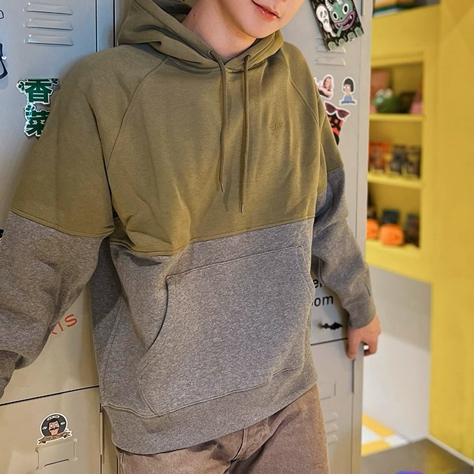 Levis 男款 口袋帽T 簡約灰綠色塊拼接 精工刺繡Logo A3307-0001🔥-細節圖5