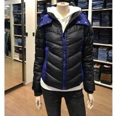 Levis 女款 羽絨外套 修身版型 黑藍拼接 71879-0003🔥-細節圖2