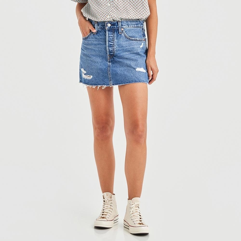 Levis 女款 牛仔短裙 高腰排釦 精工刷破磨損工藝 A4694-0002-細節圖7