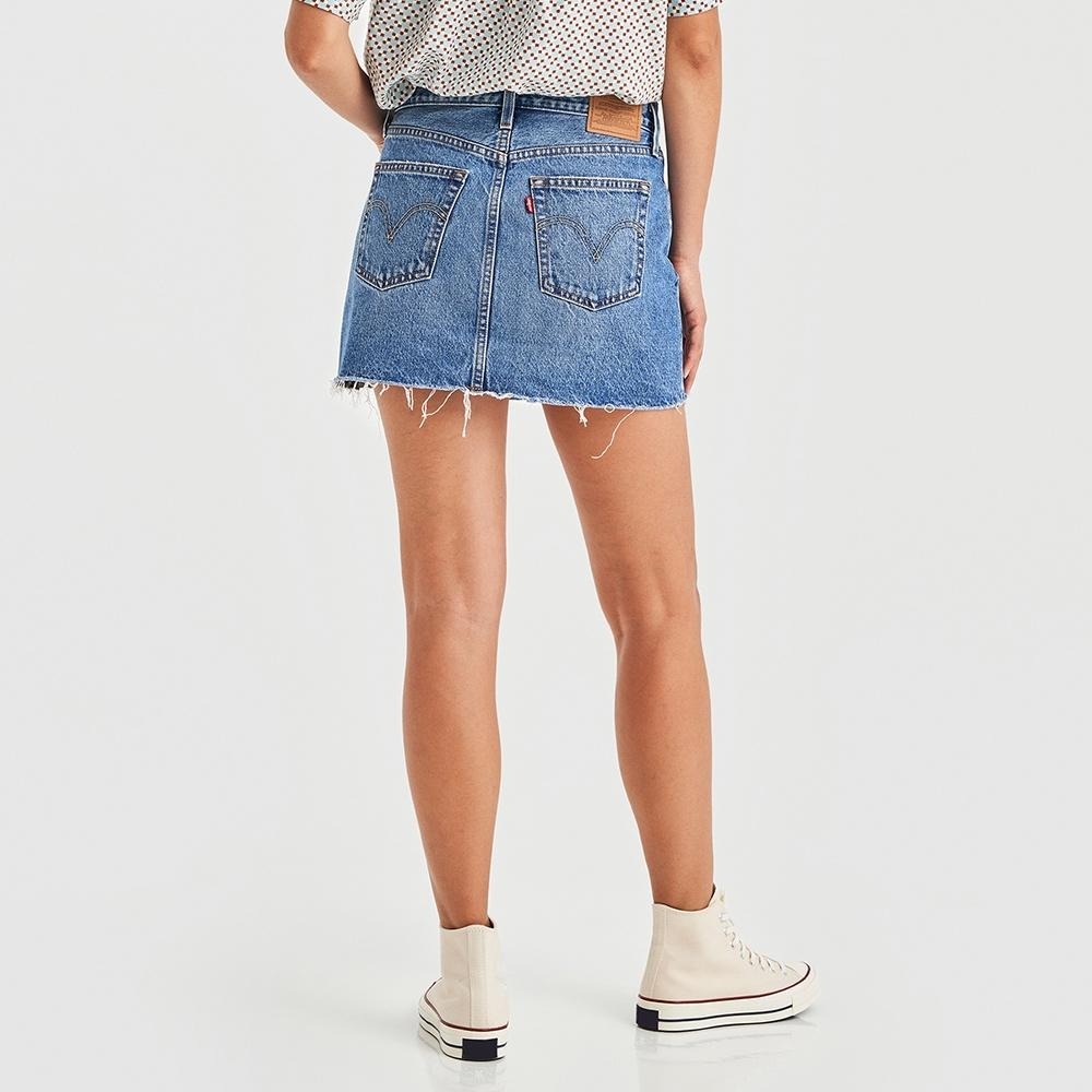 Levis 女款 牛仔短裙 高腰排釦 精工刷破磨損工藝 A4694-0002-細節圖9