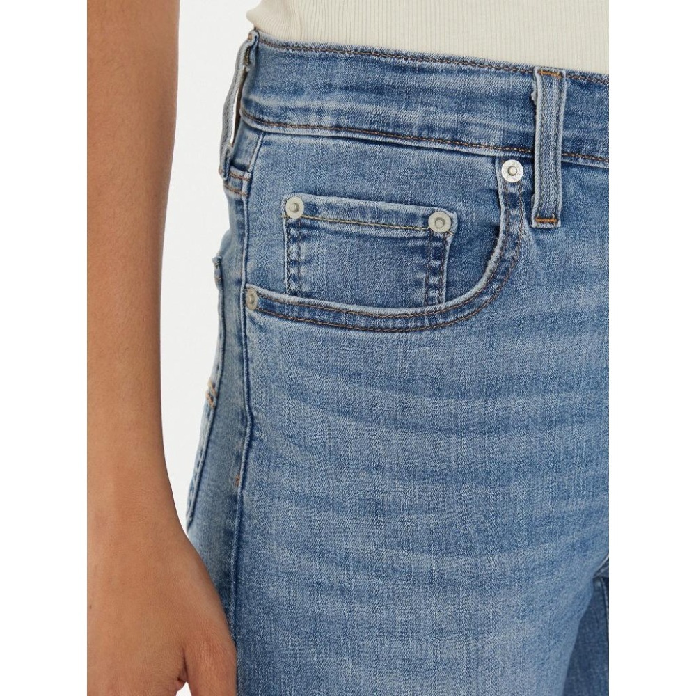 Levis 女款 724 直筒牛仔褲 淺藍水洗 涼感丹寧 18883-0269-細節圖2