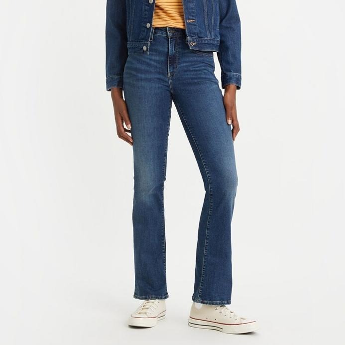 Levis 女款 725 合身靴型牛仔褲 精工深藍染水洗 18759-0115-細節圖7