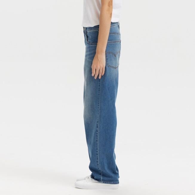 Levis 女款 Baggy Dad 寬鬆直筒牛仔褲 涼感丹寧 中藍水洗 A3494-0073-細節圖5